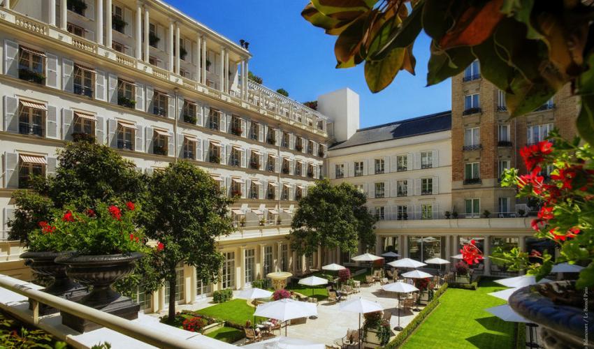 HOTEL LE BRISTOL フランス語 HOTEL LE BRISTOL フランス語